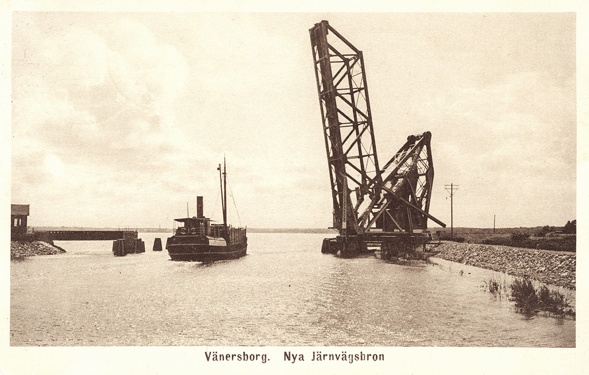 Ångare på nedgång, passerar UVHJ-banan i Vänersborg 1916-17. Foto: Okänd / Vänersborgs Söners Gille