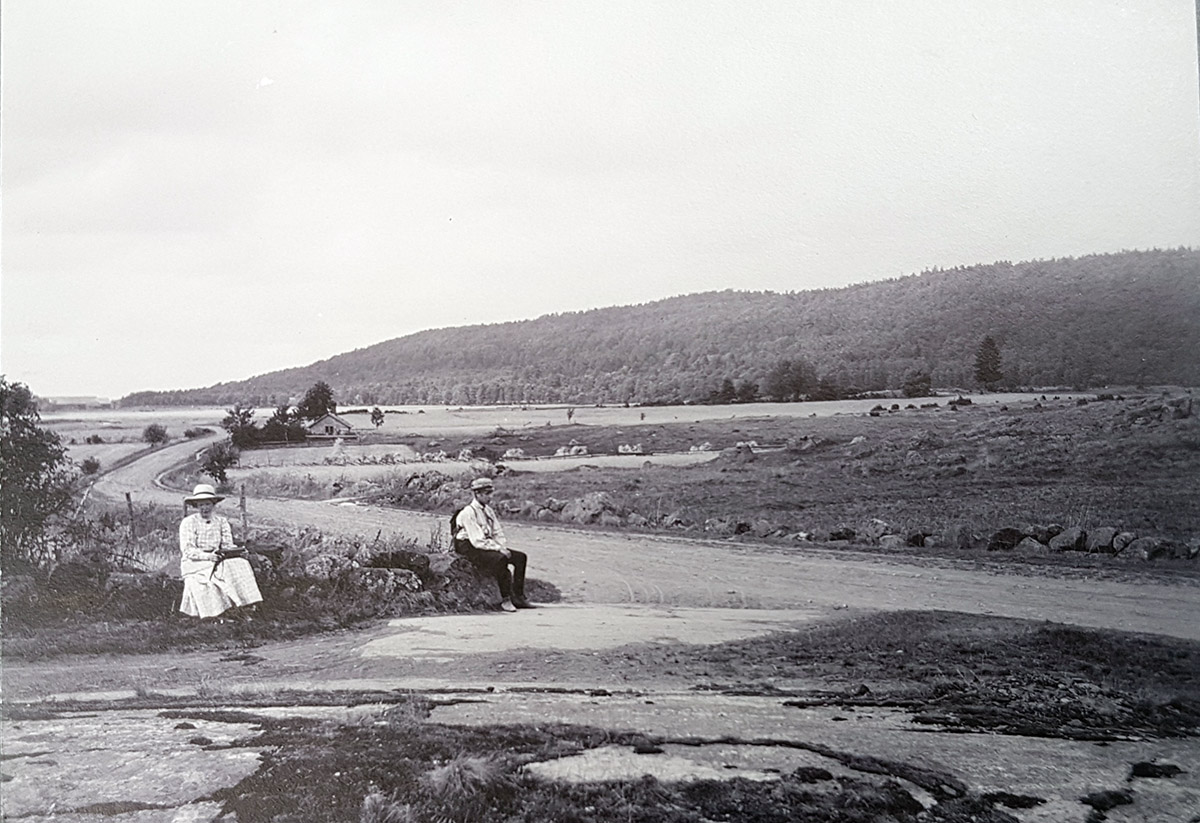 Den gamla landsvägen vid Börsle omkring 1911. Foto: Emil Almqvist / Vänersborgs museum