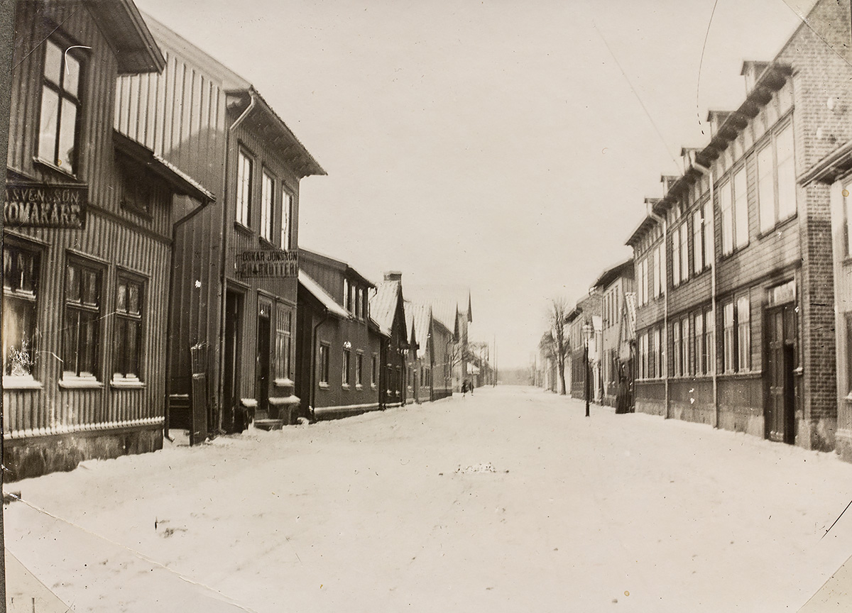 Nygatan västerut. Fotograf okänd, ur Vänersborgs museums samlingar.